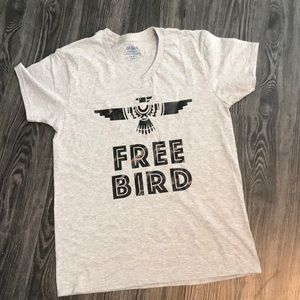 Beautiful Free Bird 🦅 tee!! 😍
